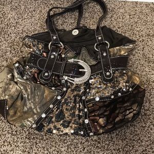Camo shoulder purse